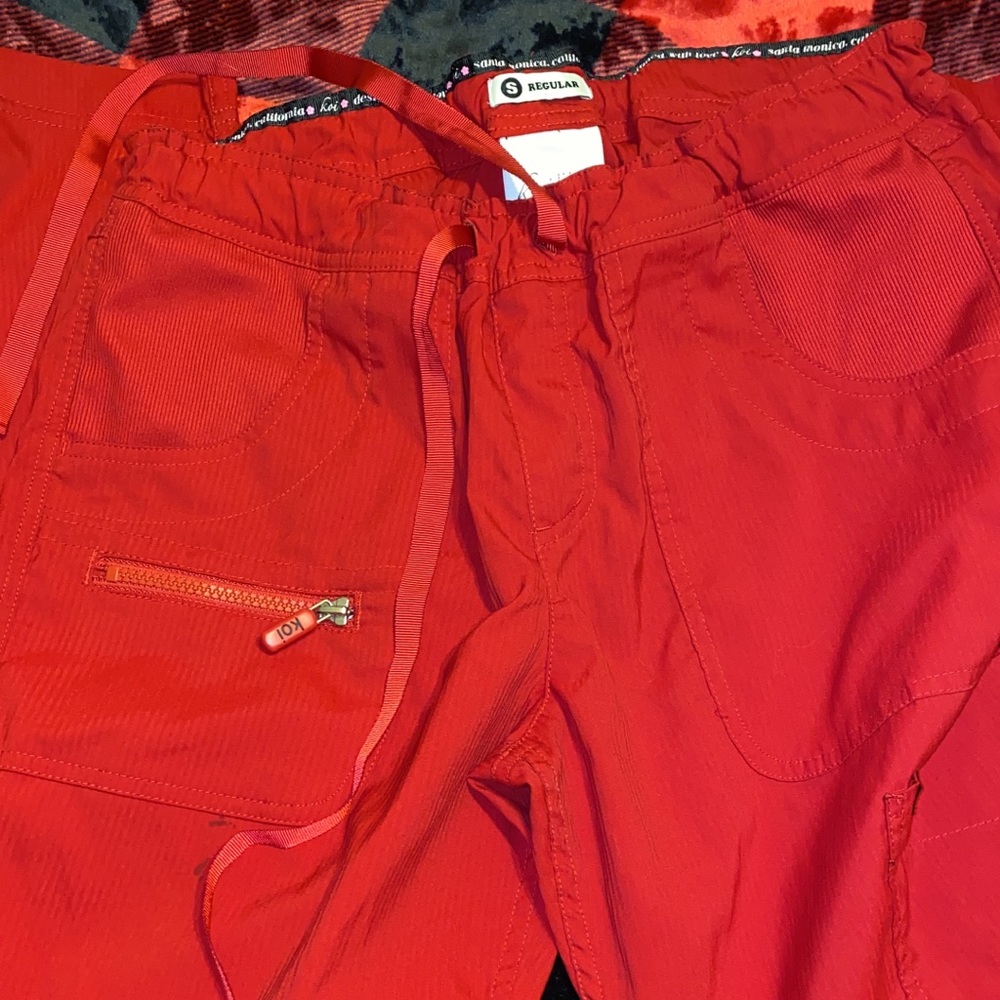 Koi scrubs
